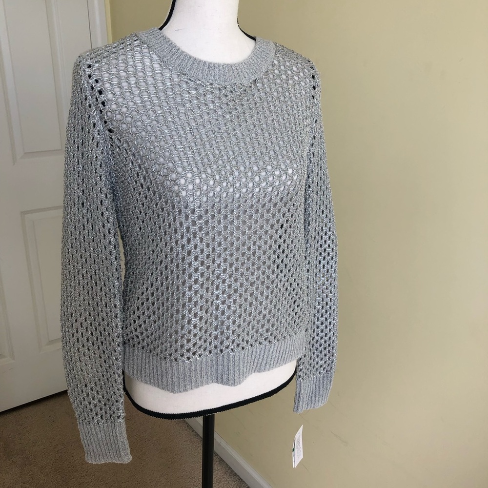SOLD! Brand new Barr lll Net Top In beautiful silver.
